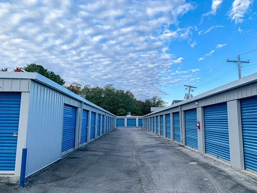 Volunteer Storage Knoxville West storage facility exterior view