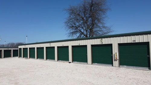 Trio Self Storage storage facility exterior view